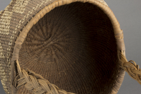Siletz%20artist%2C%20%3Cb%3E%3Ci%3E%20Basket%3C%2Fi%3E%3C%2Fb%3E%2C%201900%2C%20cedar%20bark%2C%20beargrass%2C%20and%20hazel%20shoots%2C%20The%20Elizabeth%20Cole%20Butler%20Collection%2C%20no%20known%20copyright%20restrictions%2C%202012.25.21
